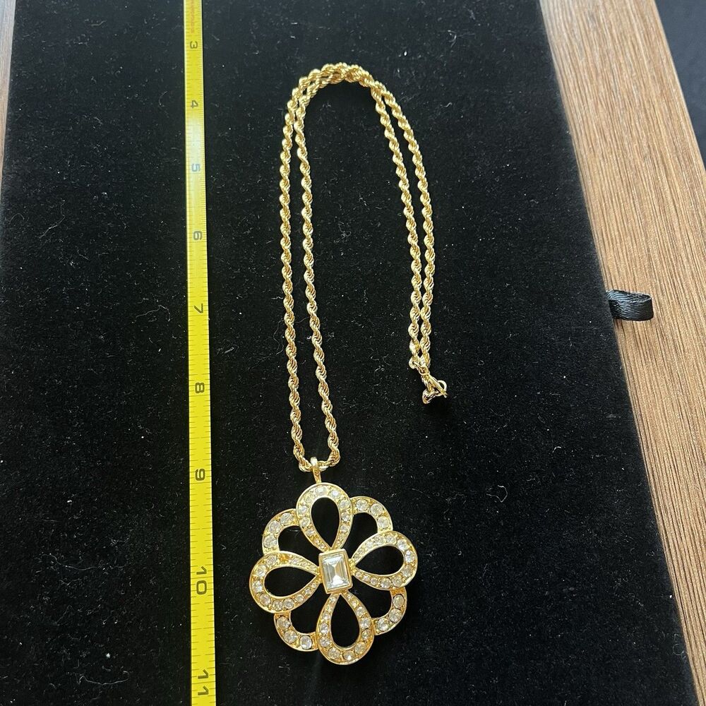 Monet Signed Vintage Golden Tone necklace